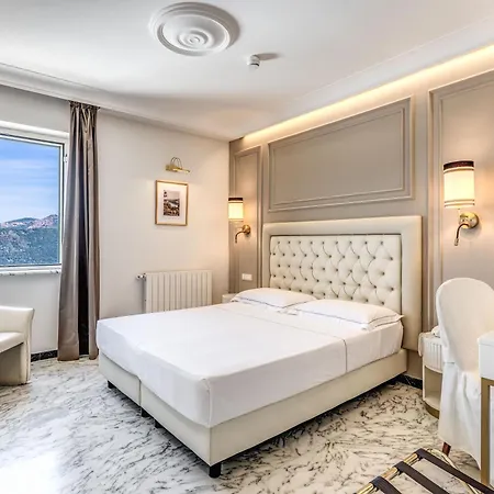 Castel Vecchio فندق كاستل غاندولفو