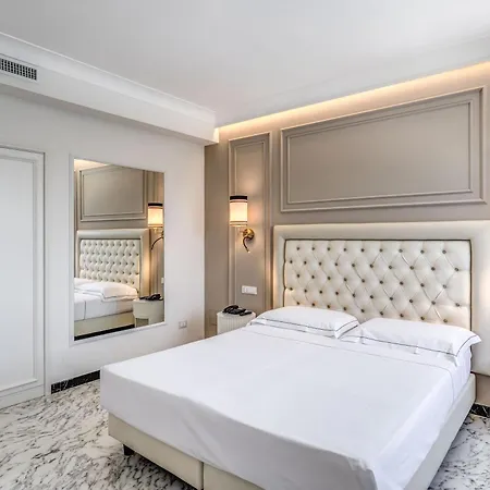 Castel Vecchio فندق 4*