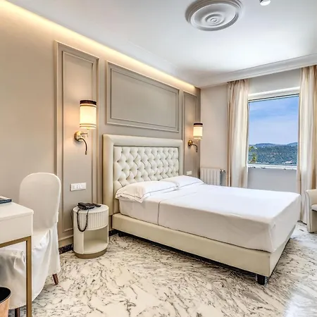 Castel Vecchio فندق كاستل غاندولفو