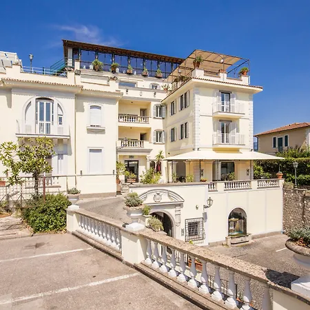 Castel Vecchio 4* كاستل غاندولفو