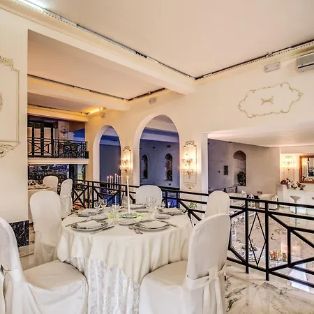 Castel Vecchio فندق كاستل غاندولفو