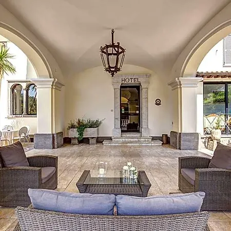 Castel Vecchio Ξενοδοχείο 4*