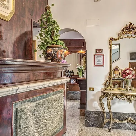 Castel Vecchio Кастель-Гандольфо