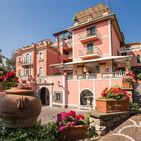 Castel Vecchio Otel