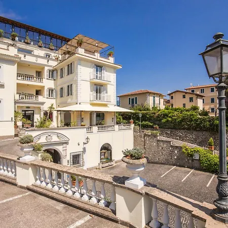 Castel Vecchio 4* كاستل غاندولفو