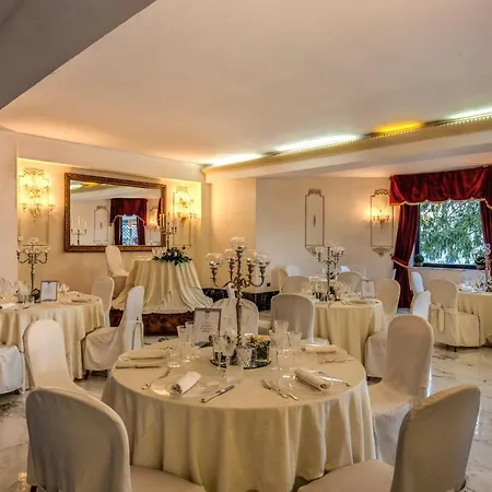 Castel Vecchio Кастель-Гандольфо