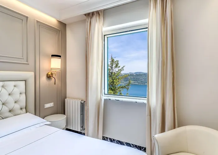 カステル ヴェッキオ