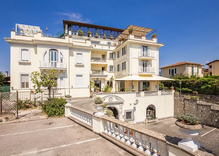 カステル ヴェッキオ 4* カステル・ガンドルフォ