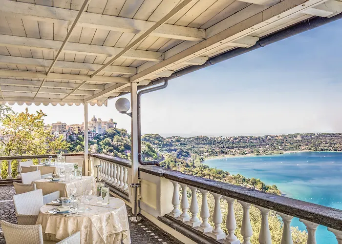 ホテル カステル ヴェッキオ カステル・ガンドルフォ