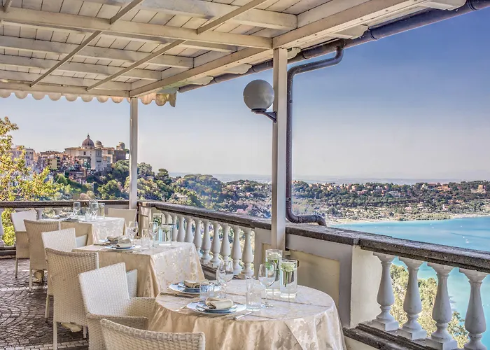 ホテル カステル ヴェッキオ カステル・ガンドルフォ