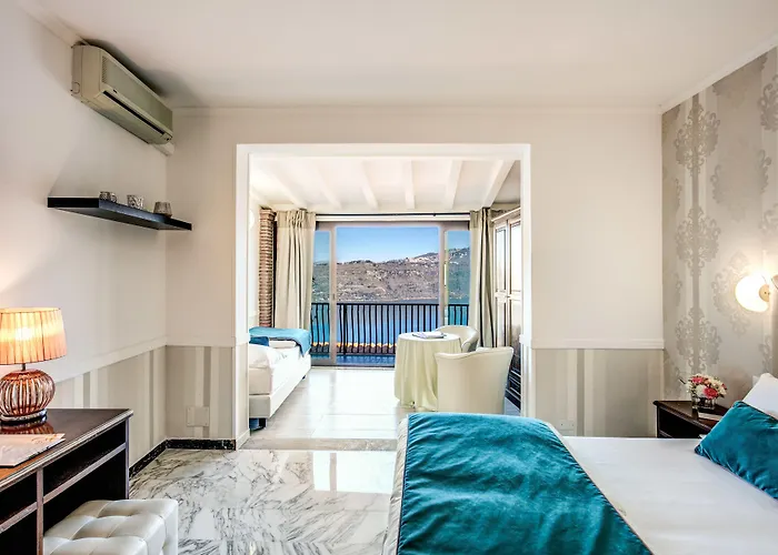 カステル ヴェッキオ ホテル 4*