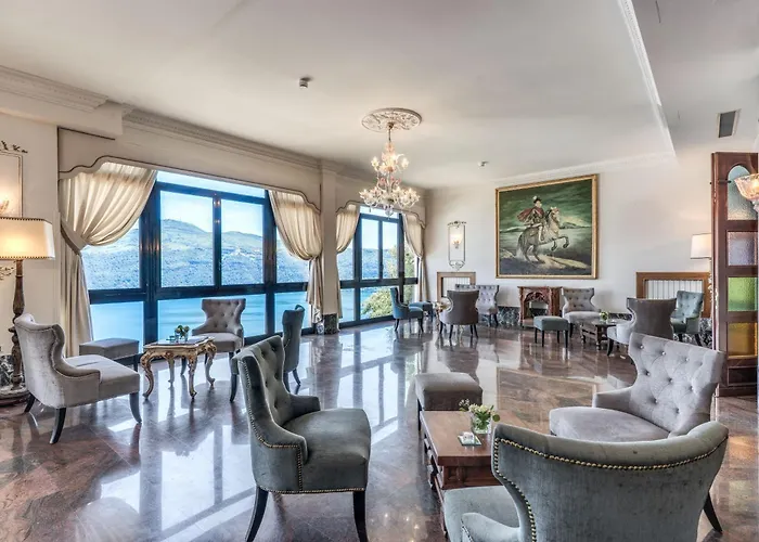 カステル ヴェッキオ 4* カステル・ガンドルフォ