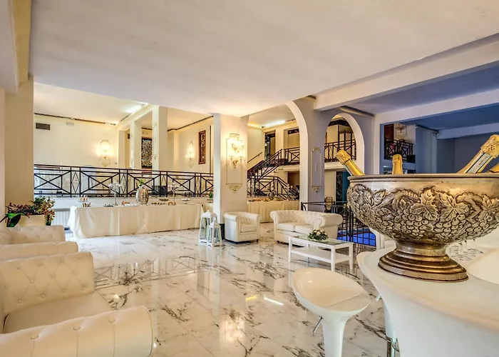 Castel Vecchio فندق