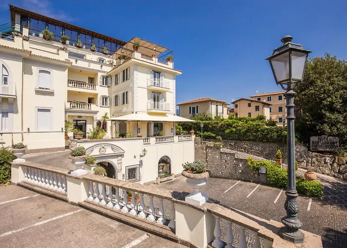 カステル ヴェッキオ 4* カステル・ガンドルフォ